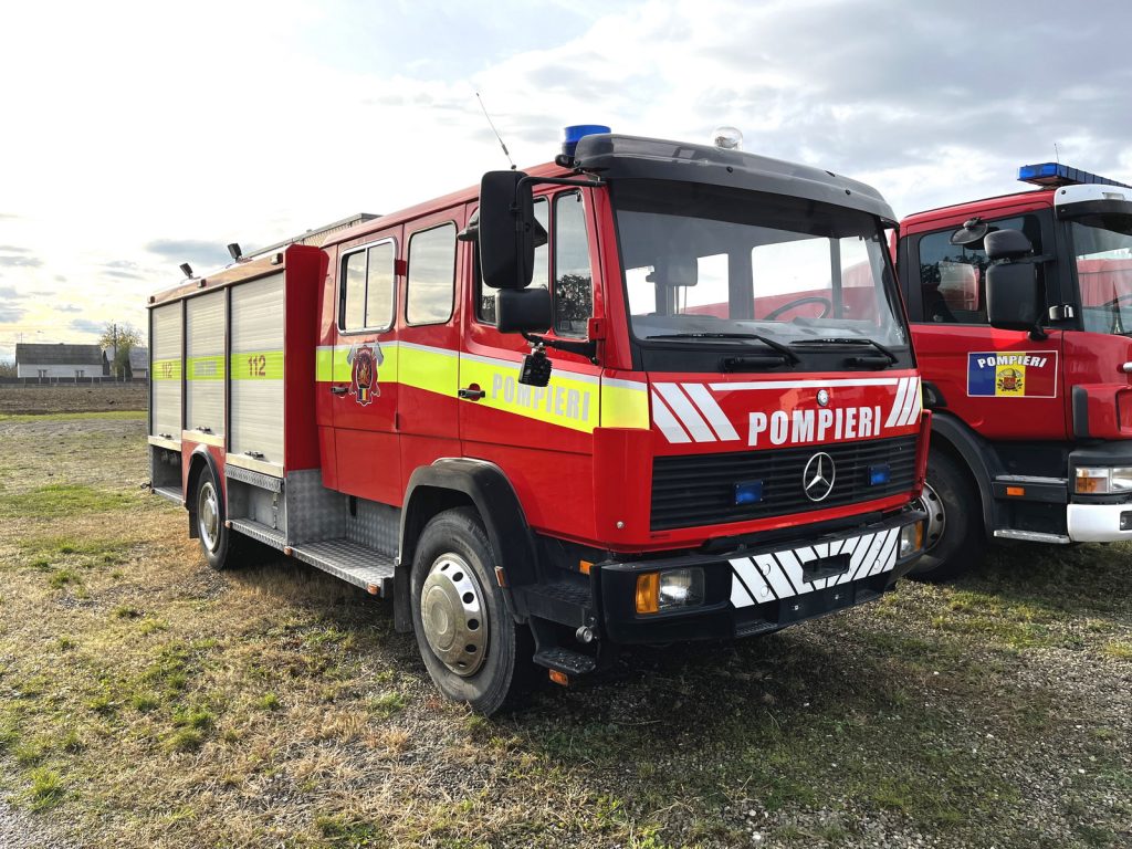 masina de pompieri MERCEDES BENZ 1170