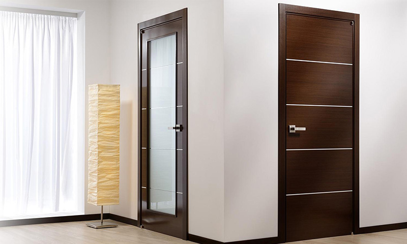 usi de interior standard sau personalizate