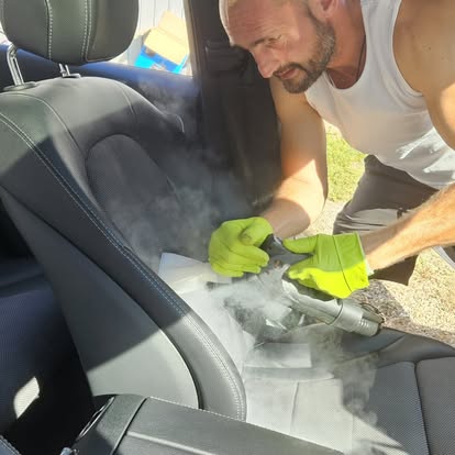 Curățare tapițerie auto Oradea: diagnosticul decide rezultatul