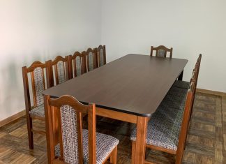 Alege din peste 100 de modele de scaune din lemn masiv la preţ de producător