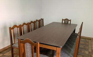 Alege din peste 100 de modele de scaune din lemn masiv la preţ de producător